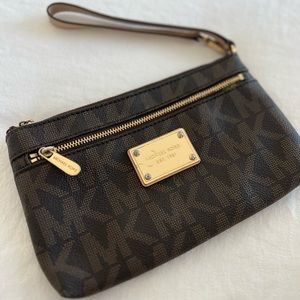 MICHAEL Michael Kors Wristlet